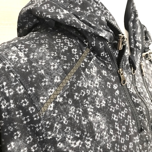 Lululemon Jacket - Picture 7 of 9